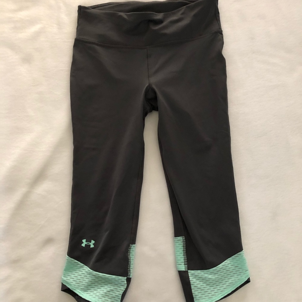 UNDER ARMOUR CAPRI LEGGINGS